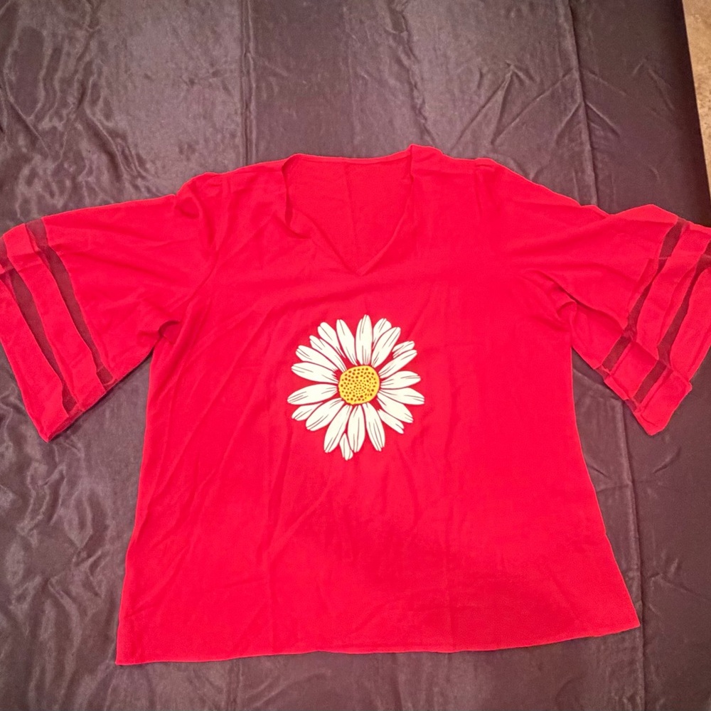 Women's Red V-Neck Short Sleeve Top with Daisy Graphic